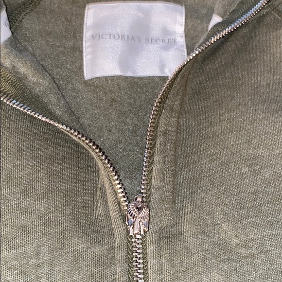 Victoria Secret Heart Hoodie - Picture 5 of 11